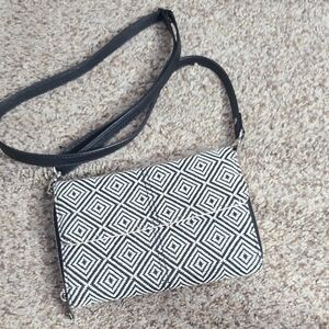 Jewell By Thirty-One Black and White Crossbody Bag⏰️🆑️